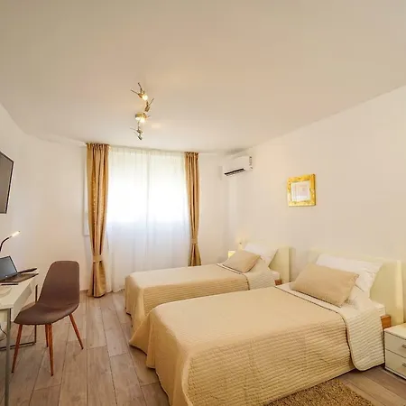Stay In Split Exterior photo