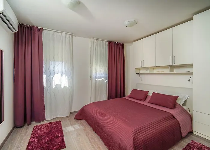 Stay In Split
